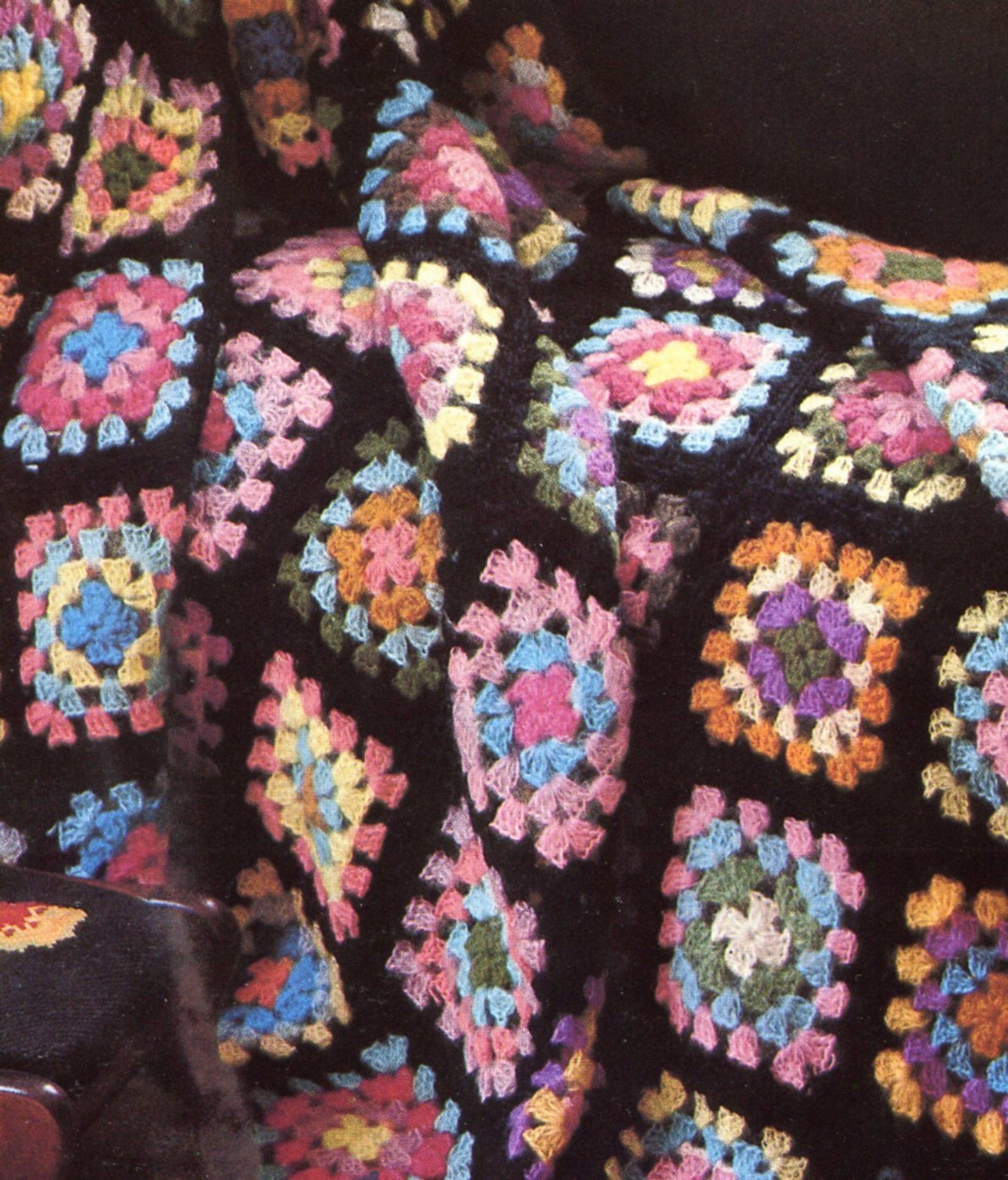 Black Granny Square Blanket Crochet Pattern - Crochetifies™